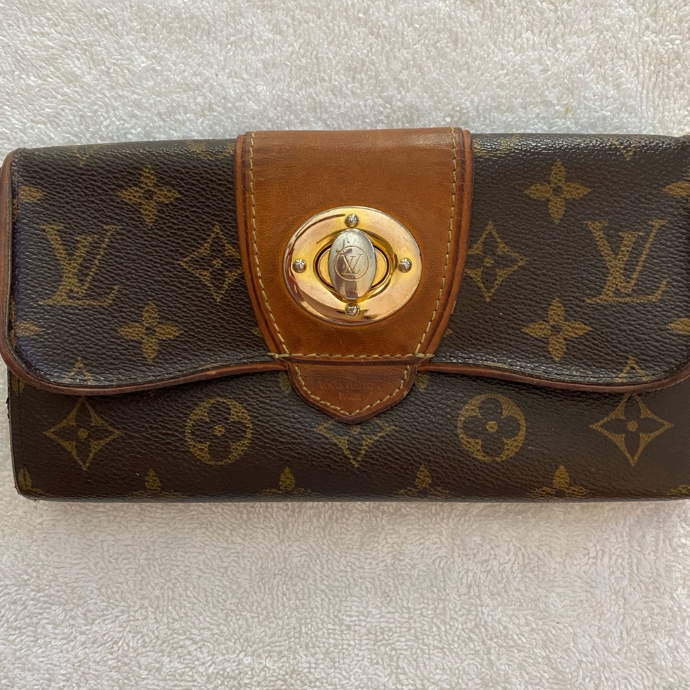 Authentic LV Sarah Wallet